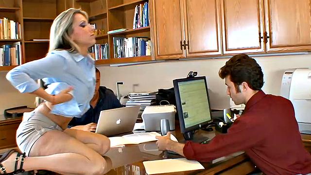 Courtney Cummz takes on two big cocks in the office