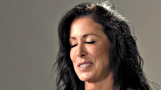 кугарша устала скучать и дрочит по полной программе