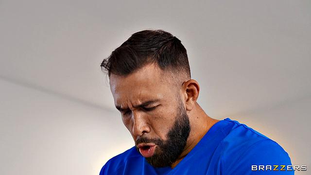 Curvy Sneak Sneaks Deep Tissue Dickdown