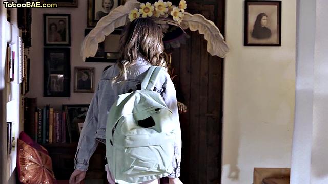 Gorgeous lez babes pussylicking in foursome