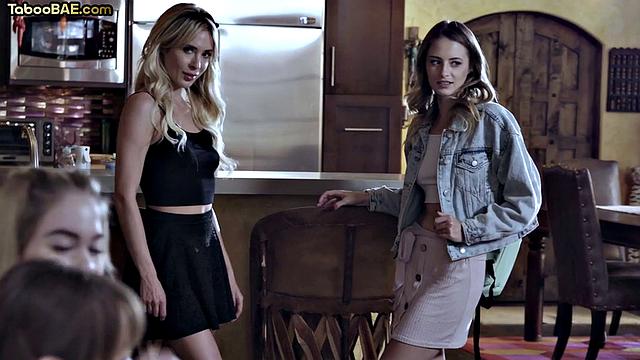 Gorgeous lez babes pussylicking in foursome