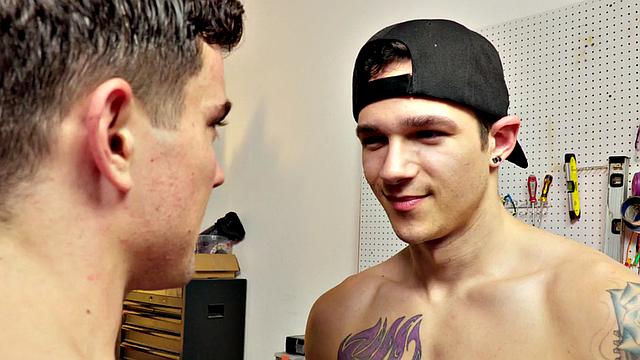 Mechanic stud rims and sucks his customer in store