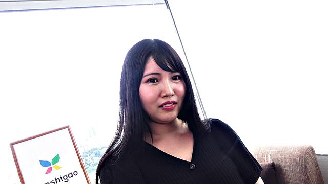 Aina Nanjyo is a model with huge breasts to play with