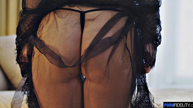 Voluptuous Cum Lover