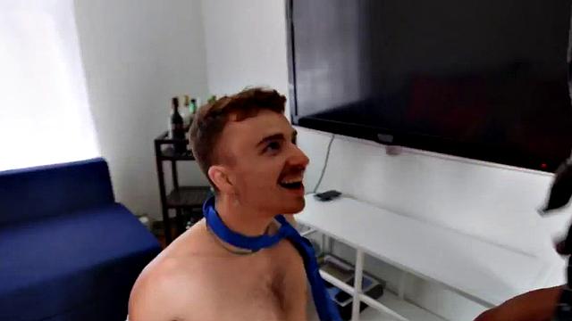 Dominant tattooed jock fucks twink after deepthroat