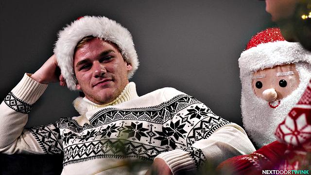 Sexy Couple Drills Hunk Stepbro For XXX-Mas - NextDoorTwink