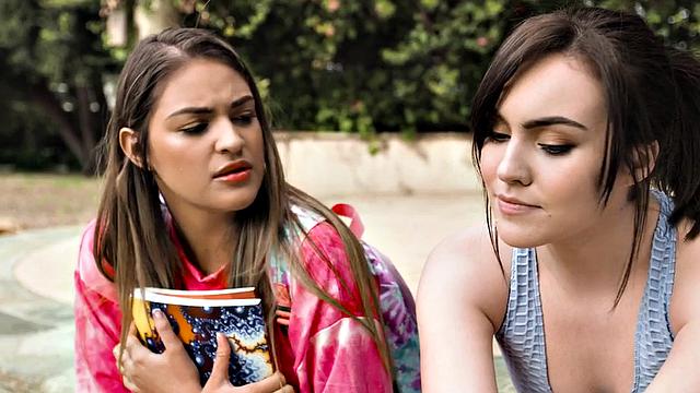 Sexy lez bitch loves fingering while fingering