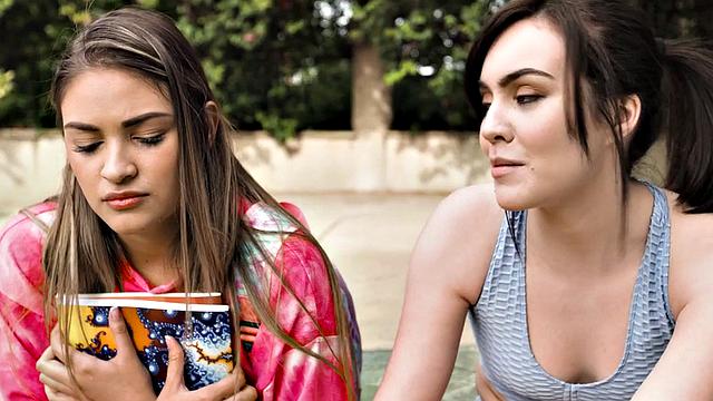 Sexy lez bitch loves fingering while fingering