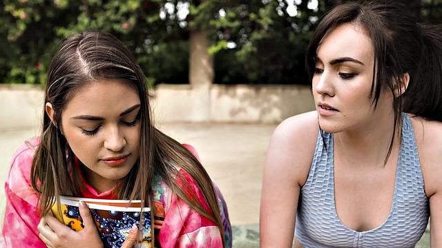 Sexy lez bitch loves fingering while fingering