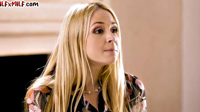 Sapphic MILF scissoring bigtitted GF after sitting