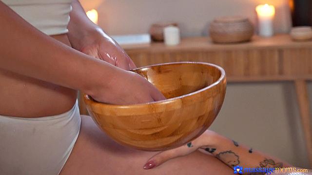 Intimate oil-soaked lesbians