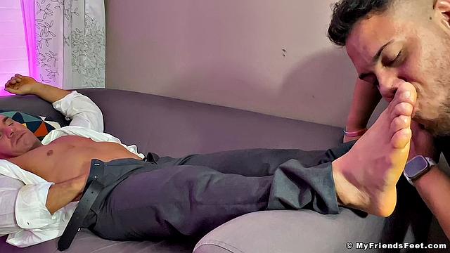 Braden's Feet Get Serviced - Braden