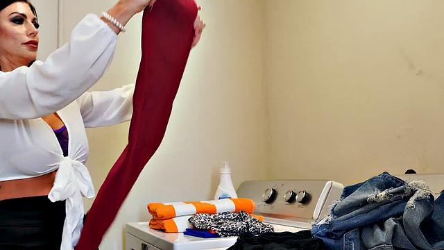 Stepdaughter fucked by nice stepdad dick in threesome