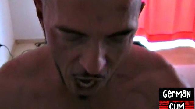 Tattooed German daddy barebacks stud in amateur anal
