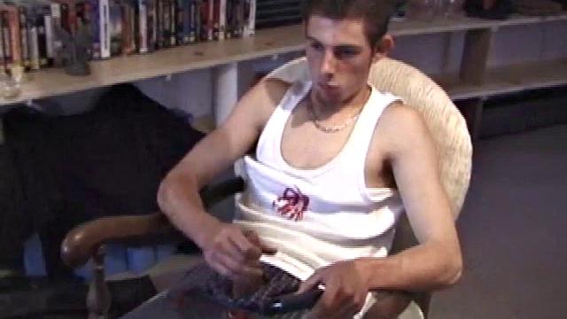 Skater boy Vince O'Neil strolls in after a long day on the board. He was hoping to pick up some chicks at the skate park, but comes back empty handed. So he puts his hand to work, and with a little help from his friend, he pumps out the cum load.