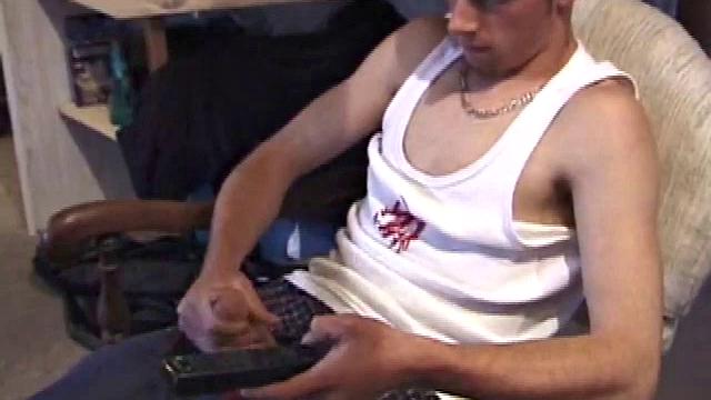Skater boy Vince O'Neil strolls in after a long day on the board. He was hoping to pick up some chicks at the skate park, but comes back empty handed. So he puts his hand to work, and with a little help from his friend, he pumps out the cum load.