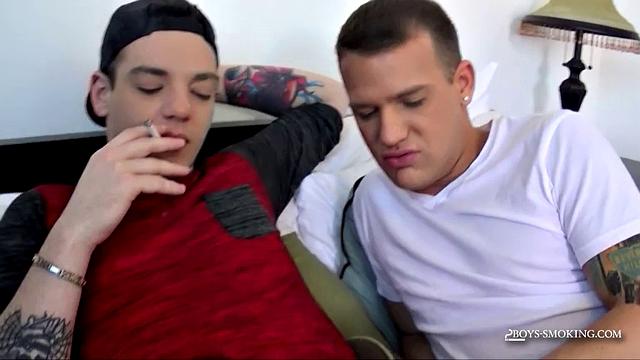 Глотает дым и отсасывает - Брендон Уайлд и Райан Филдс
