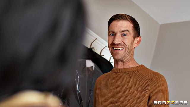 мама невесты соблазняет гостя на индийской свадьбе