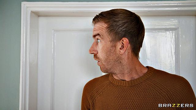 мама невесты соблазняет гостя на индийской свадьбе