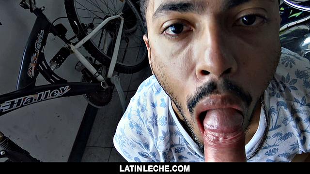 slim venezuelan tourist takes thick cock and begs for more in raw latin hookup