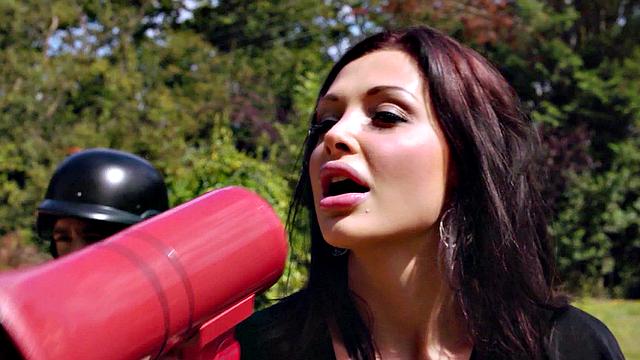 Negociaciones Anales con Aletta Ocean