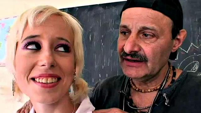 Schoolgirl in trio gets her pussy licked