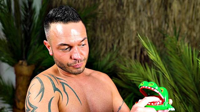 Wolf Wagners Dirty Jungle Party 3: Lively Threesome Finale