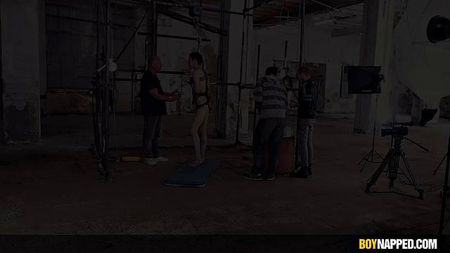 Энджел Привтт и Ксавьер Сибли занимаются жёстким гей-сексом в первой части