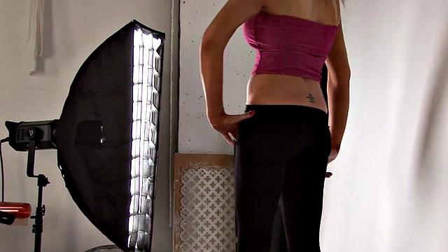 CFNM amateur British photographer with her male model