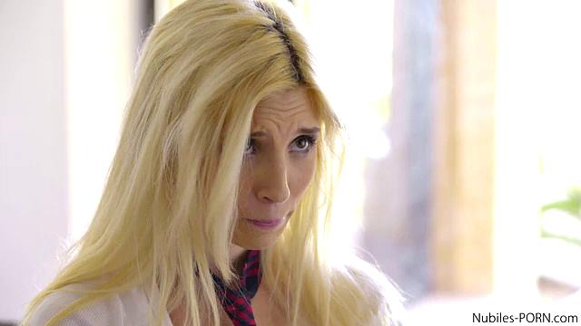 Пайпер Перри жестко наказывают в обтягивающей форме