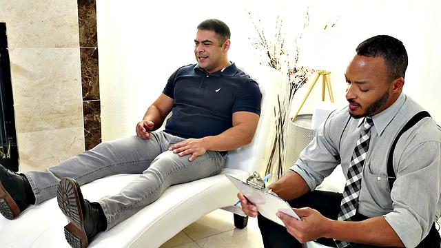 Mesmerized hunk barebacked in IR session by his therapist