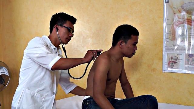 Analgaping Asian twink drilled by doc in the hospital