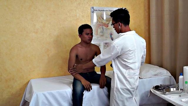 Analgaping Asian twink drilled by doc in the hospital