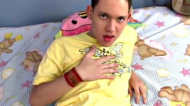 We look in on Latin twink Blasio, who is relaxed on his bed and ready to jerk off. The horny young man quickly gets naked and shows us his bubble butt before getting down to business.