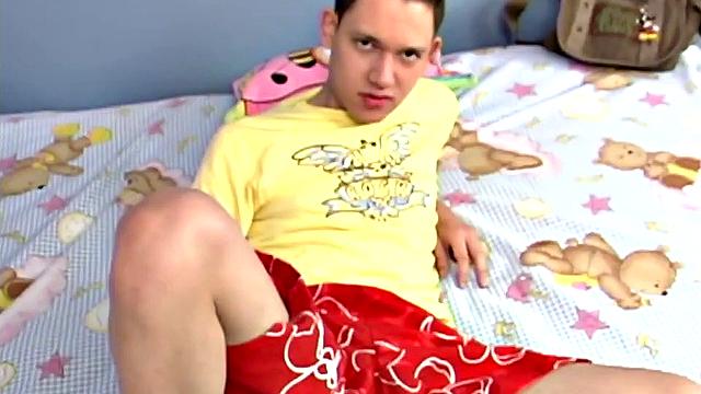 We look in on Latin twink Blasio, who is relaxed on his bed and ready to jerk off. The horny young man quickly gets naked and shows us his bubble butt before getting down to business.