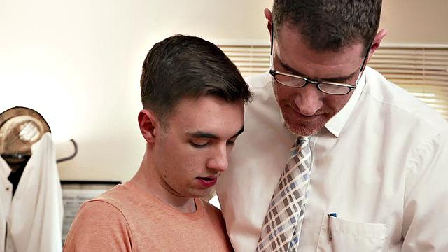 Doctor fucks petite twink in the asshole during ultrasound