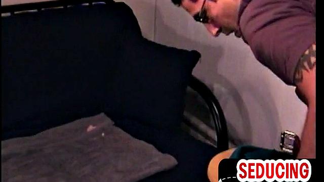 Muscled straight stud gets blowjob by gay