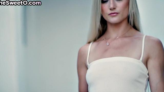 Tiny blonde passionate outdoor lovemaking with lover