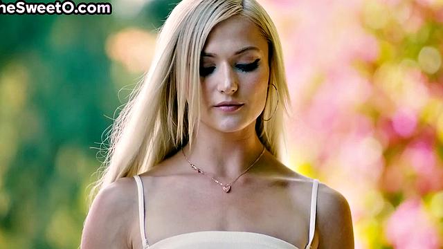 Мелкая блондинка решает устроить пареньку выпускной на траве, муравьи завидуют