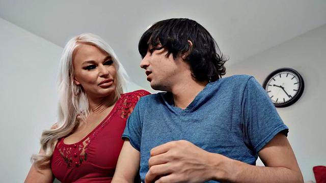 Big boobs cougar rammed by short guy until jizz