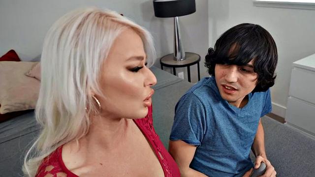 Big boobs cougar rammed by short guy until jizz