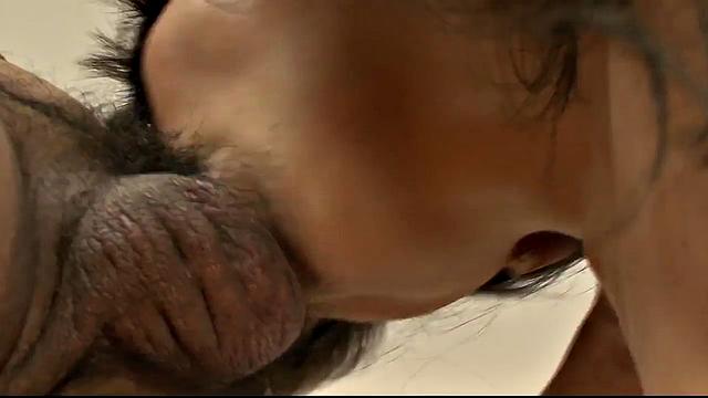 Close up look at young Ryo Kaede's pink and pussy