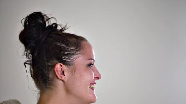 Blonde slut in high heels squirts in a public orgy with voyeurs watching her deepthroat and pussy lick