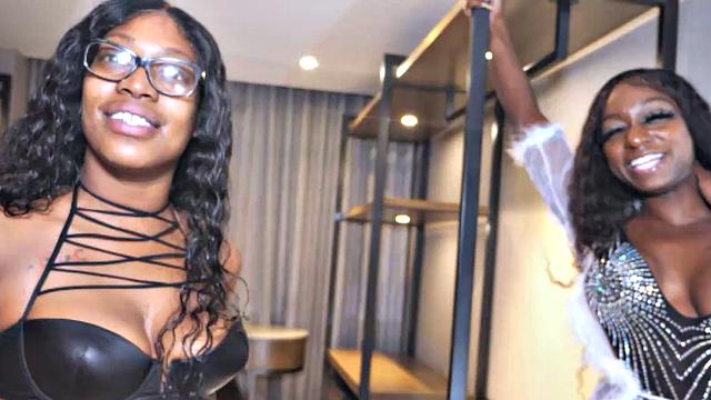 introducing chock little n bella cumms bff ready for threesome stretch3x