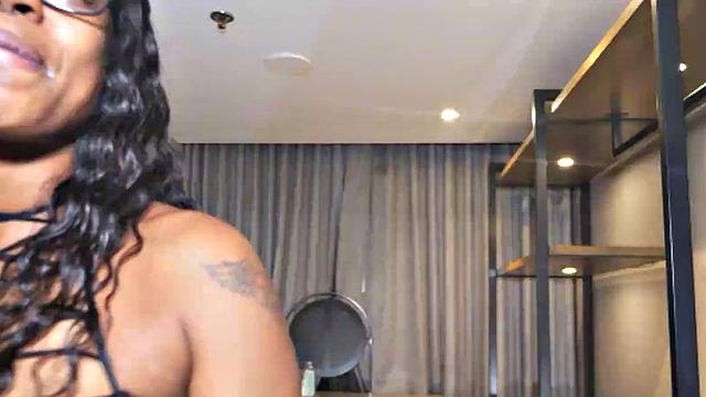 introducing chock little n bella cumms bff ready for threesome stretch3x