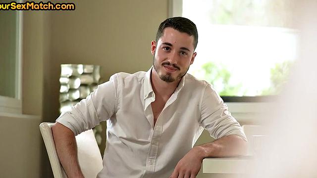 европейская подруга раздвигает жопу во время анала