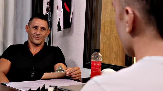 Gym hunk with athletic body fucks stud's asshole bareback