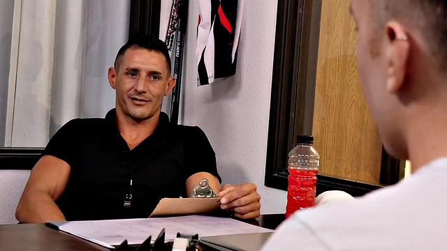 Gym hunk with athletic body fucks stud's asshole bareback