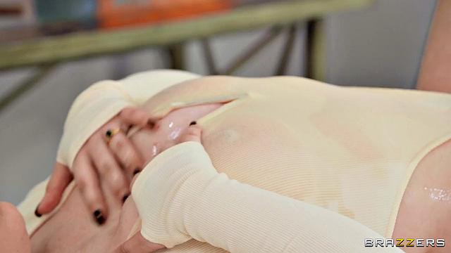 Deep Massaging With Annabel