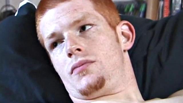 Тристан не сдерживается, жарко дрочит и заливает спермой руку